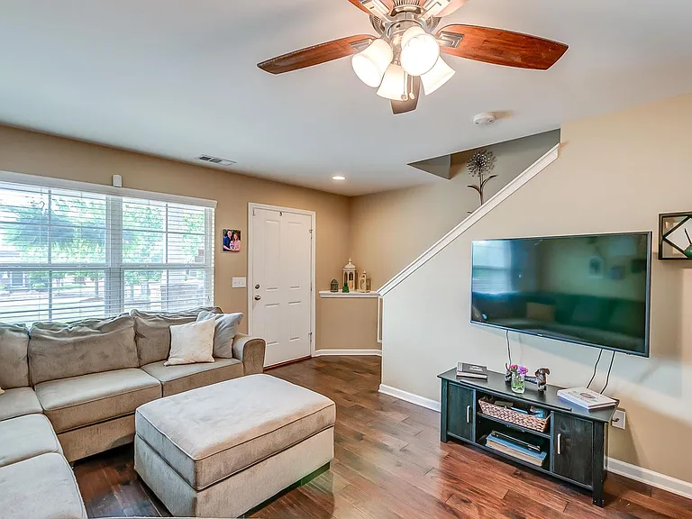 1431 Riverbrook Dr #1 — Photo 4