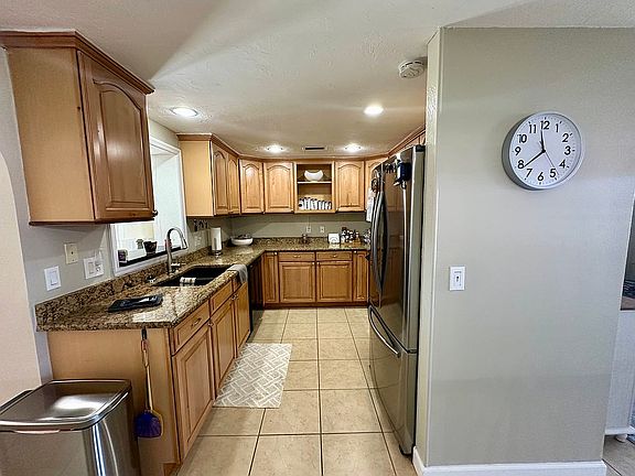 5th image of 3319 Shamrock Dr