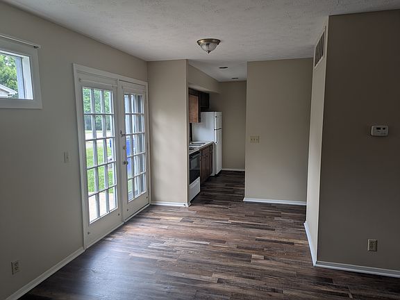 3rd image of 1159 Dennis Ln APT 2