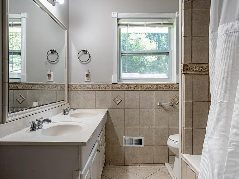 Duffield Dr NW — Photo 4