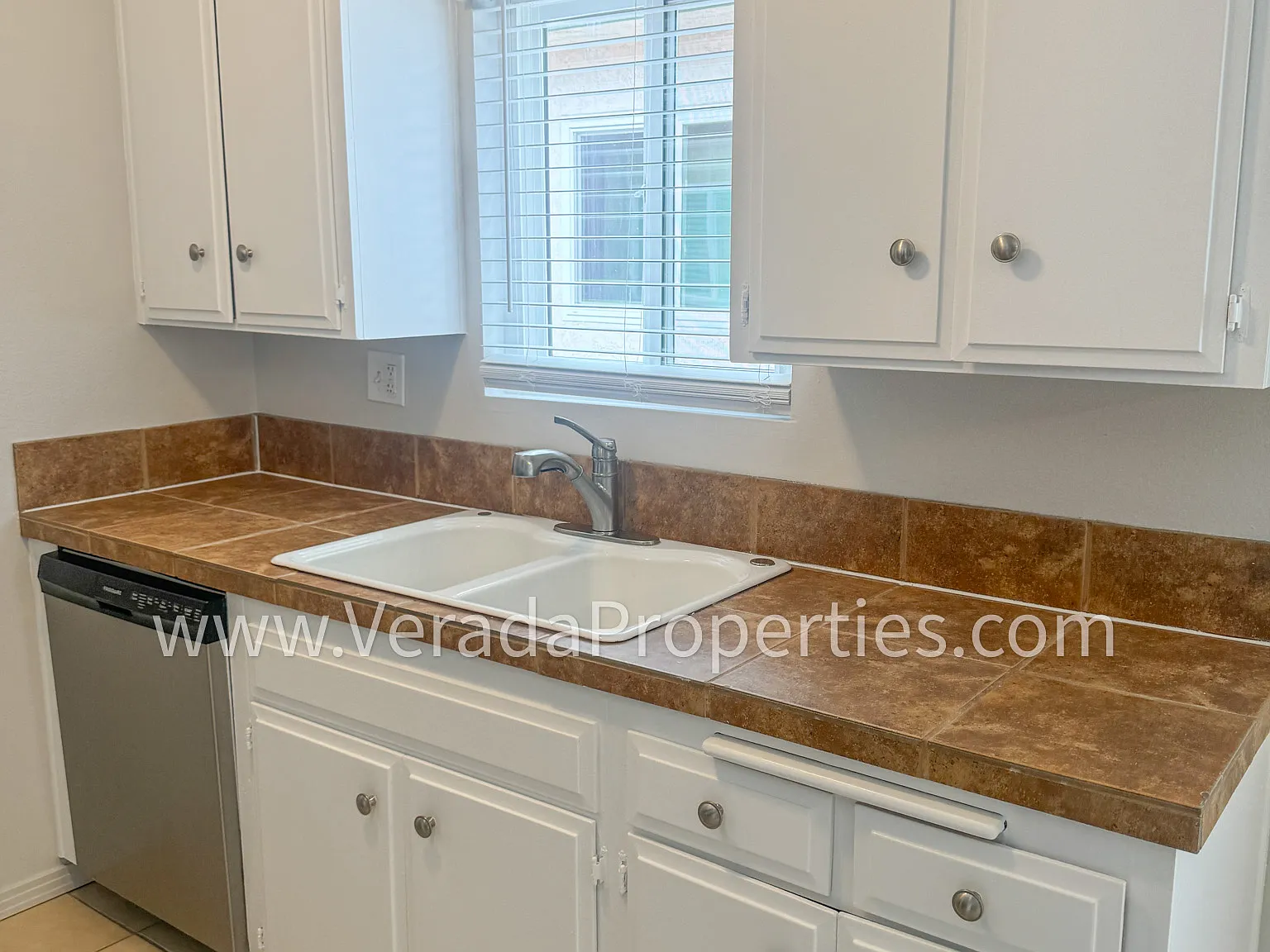 2 bed, 650 sqft, $2,295 — Photo 2