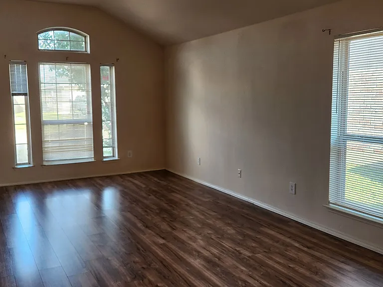 1212 Ruthella Dr — Photo 6