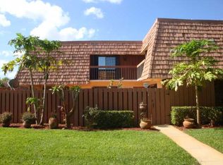 6 Atrium Cir APT A, Atlantis, FL 33462