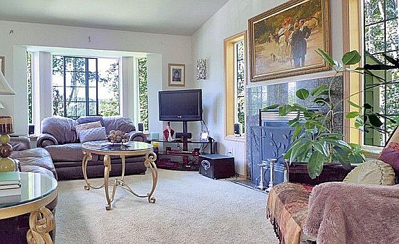 4th image of 5062 23rd Ave SW #A