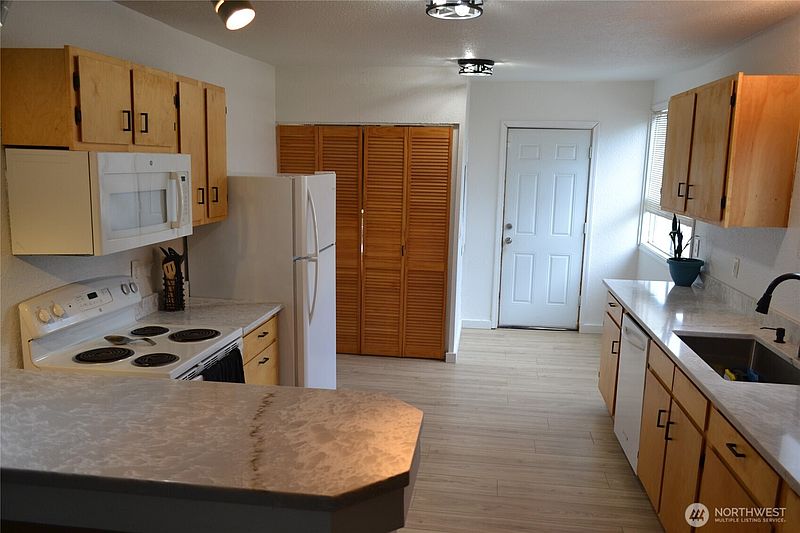 5th image of 5614 S L Street