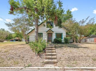 905 Kimbro St, Taylor, TX 76574