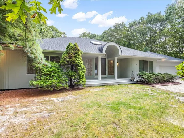 26 Deer Path, Quogue, NY 11959