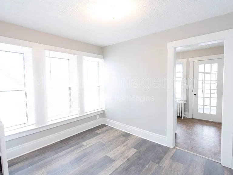 405 Alexander St #C — Photo 6