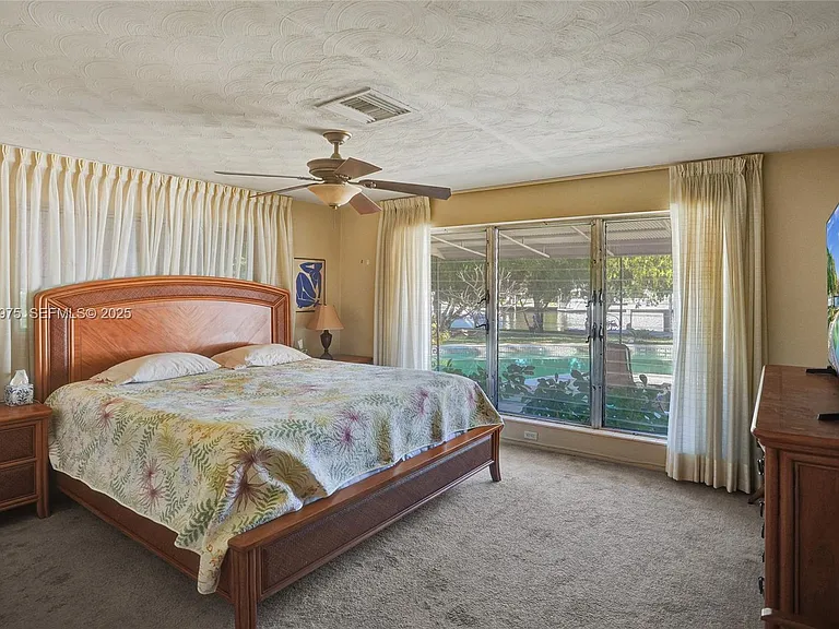 1321 Mandarin Isle — Photo 10