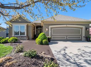 1628 NE Woodland Shores Cir, Lees Summit, MO 64086