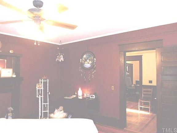 4th image of 404 W Hill Ave S