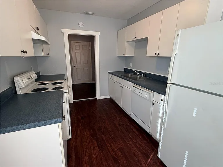 1222 E Lemon St — Photo 5
