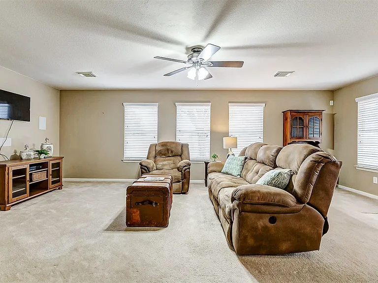 6303 Applewood Forest Dr — Photo 17