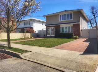 429 Seguine Ave, Staten Island, NY 10309