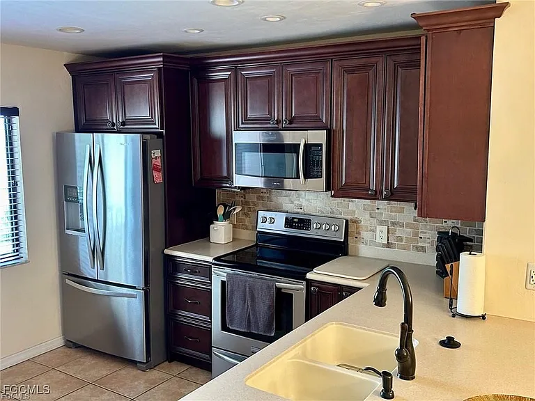 11110 Caravel Cir #201 — Photo 4