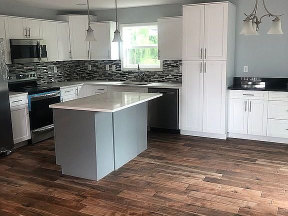 3rd image of 27087 Angelfish Rd