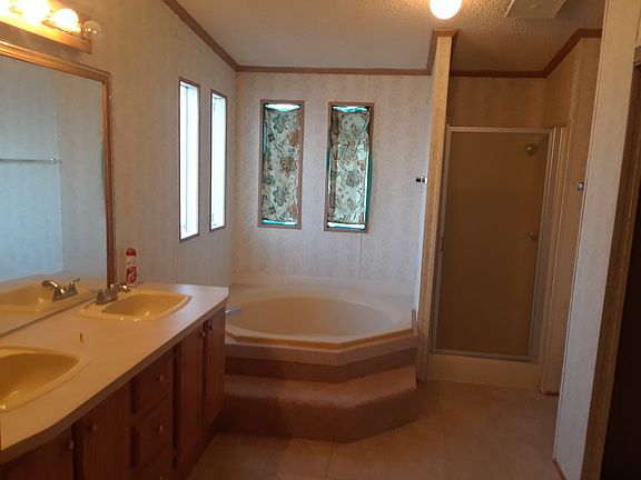 4th image of 1164 E Aralia Dr