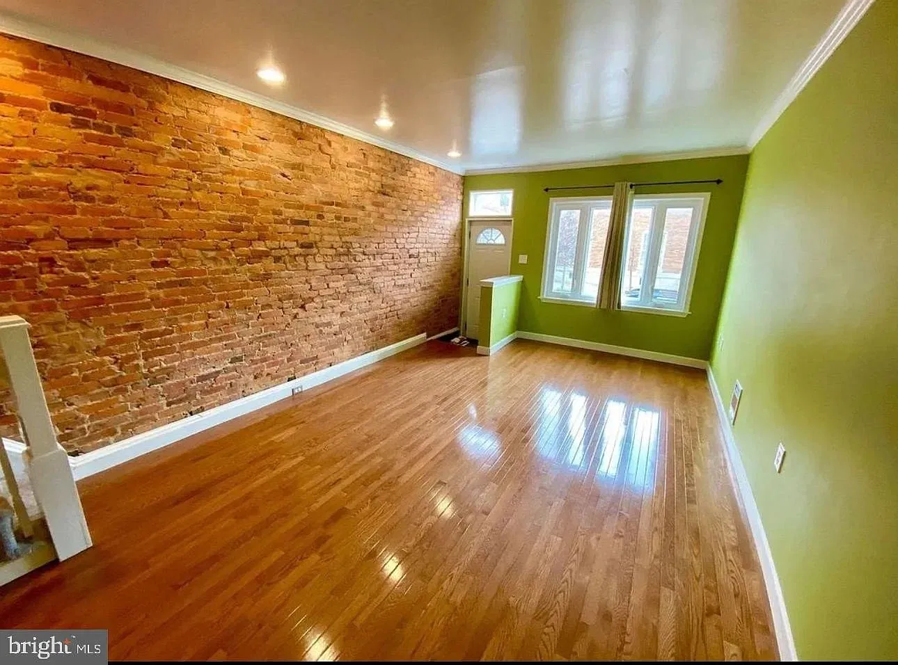 3 bed, 1105 sqft, $2,000 — Photo 2