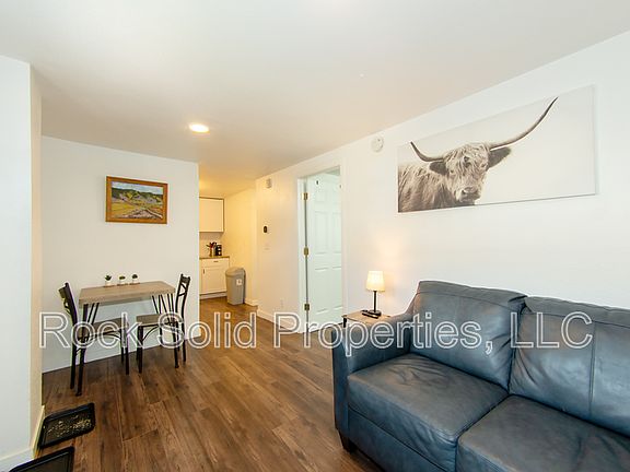 3rd image of 516 E 6th St #C