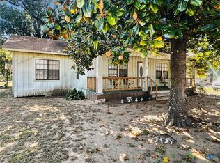 313 S Nolan Ave, Cameron, TX 76520