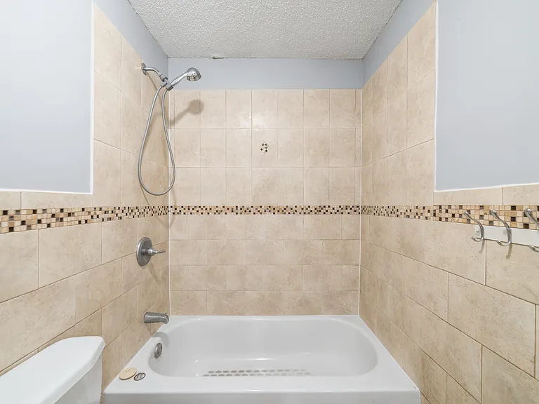 705 Dixwell Ave #1R — Photo 9