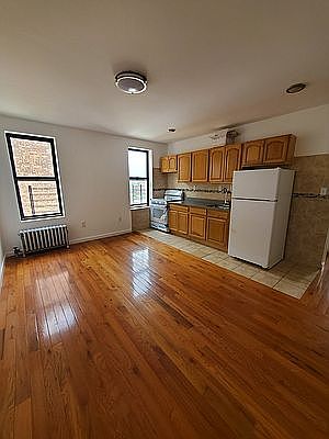 2nd image of 1044 Ward Ave #3D