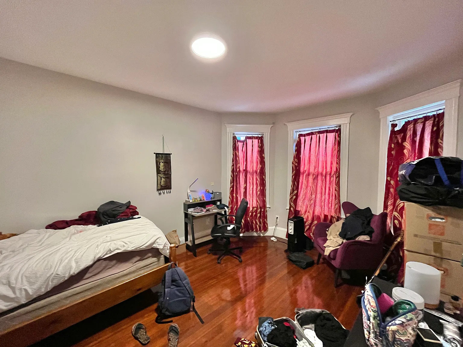 4 bed, 999 sqft, $4,895 — Photo 3