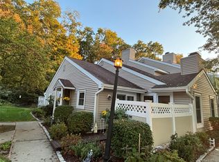 18 Alden Ter, Millbrook, NY 12545