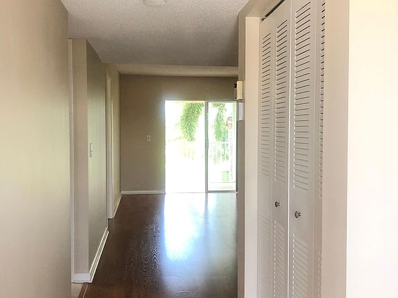 2nd image of 18081 SE Country Club Dr APT 4-39