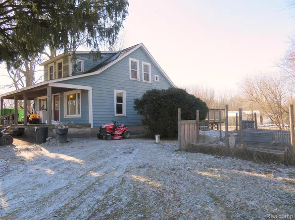 3803 Wheeler Rd, Fowlerville, MI 48836