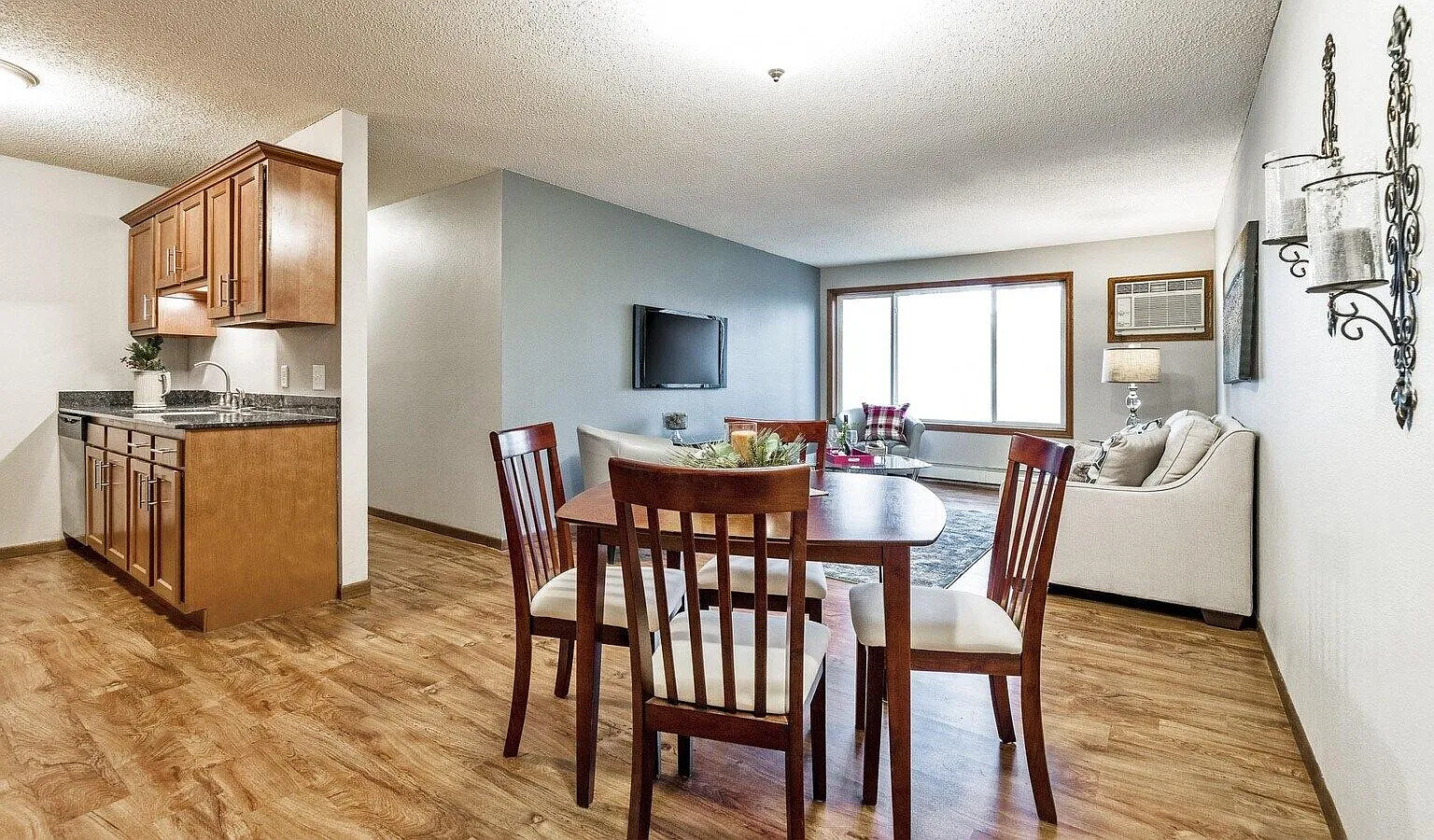 Springwood Apartments — Photo 2