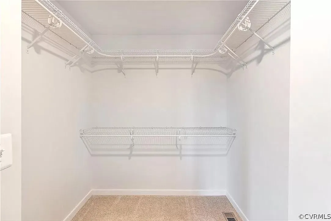 4 bed, 2147 sqft, $2,800 — Photo 2