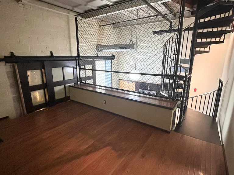 Apartment 33