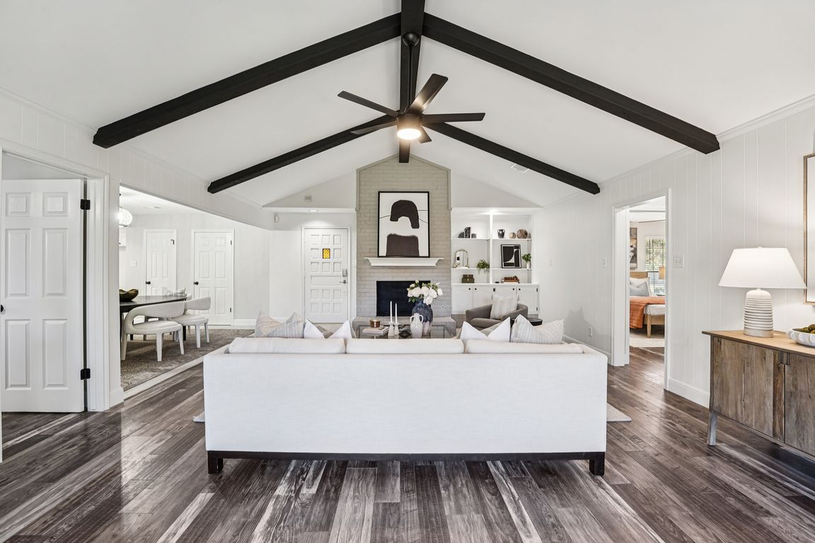 Beckett Cir-S0711-007.jpg