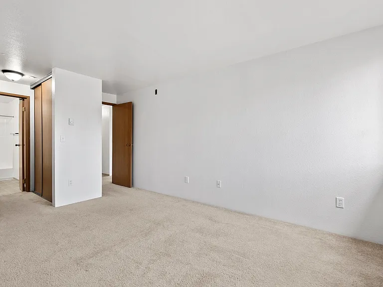 Michelle Apartments — Photo 25