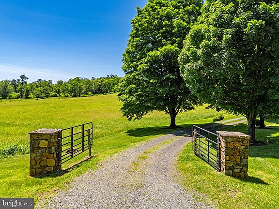 5th image of 1310 Delaplane Grade Rd