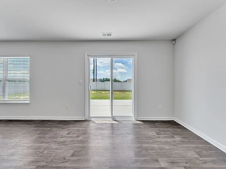 107 Milldale Dr — Photo 3