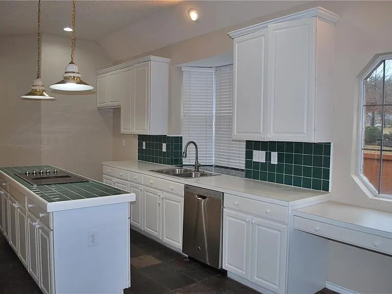 2685 Hillside Dr — Photo 15