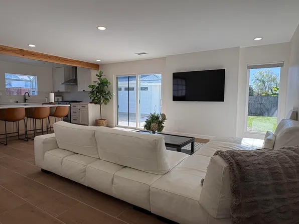 2949 Naugatuck Ave, San Diego, CA 92117