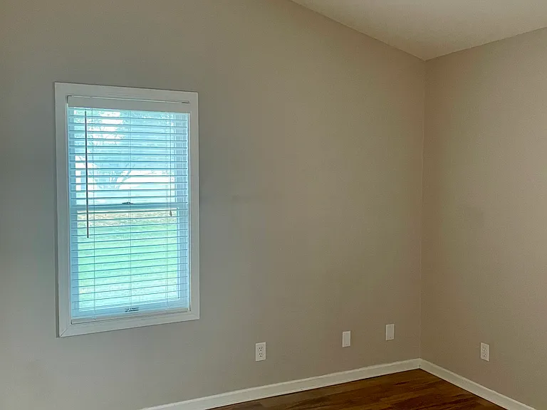190 W Green Meadows Rd — Photo 22