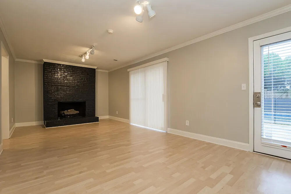 3 bed, 2.5 bath, 2059 sqft, $3,630 — Photo 3