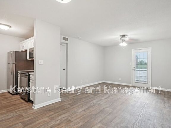 5th image of 3301 Royster Ln #808