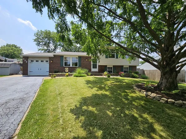 232 Farmbrook Dr, Greensburg, PA 15601