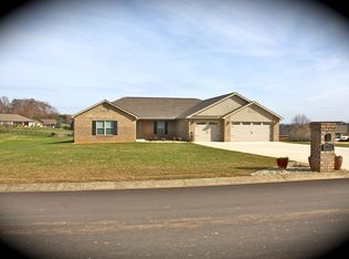 1031 Southwind Cir, Dandridge, TN 37725