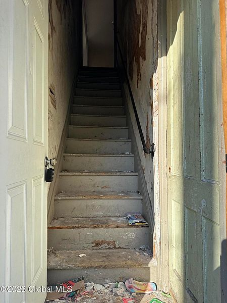 4th image of 95 N Arlington Avenue