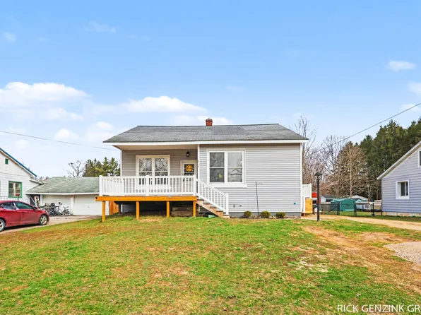 614 W High St, Bangor, MI 49013