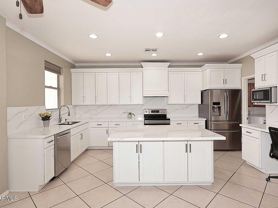 1st image of 3131 W SAINT CATHERINE Avenue