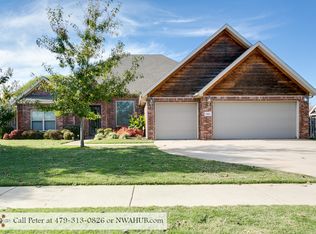 1881 S Doral Dr, Fayetteville, AR 72701