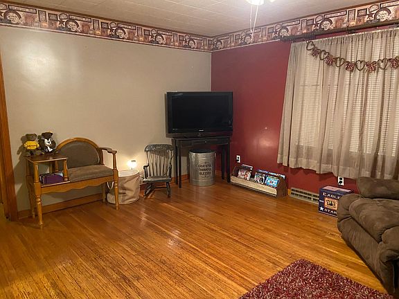 4th image of 334 S Highland Ave