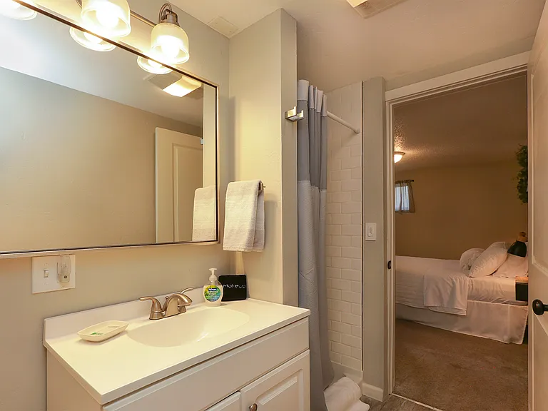 600 SW Dawnview Ct — Photo 16
